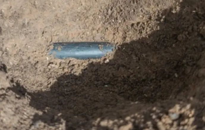 tropfleitung-unterirdisch-in-der-nahaufnahme